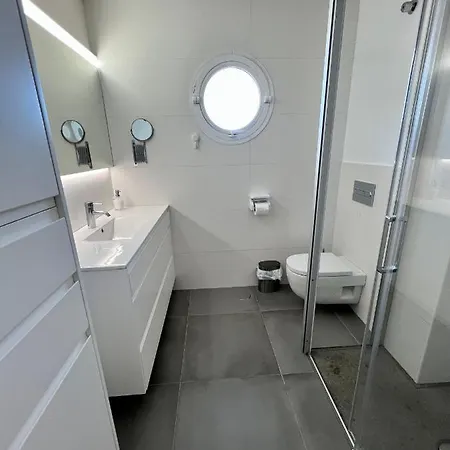 Apartment Overtheocean Big Terrace And Xl Bed *